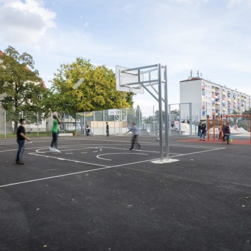 Oesterreich / Wien / STRABAG SE / Sportstättenbau / Ballspielplatz Konstanziagasse